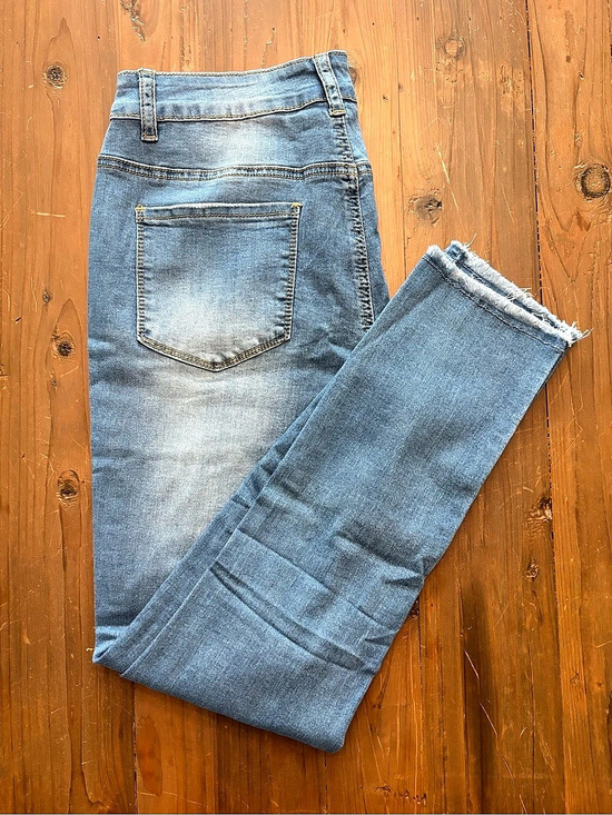 Denim - Distressed Skinny Jeans in Blue Waist 28